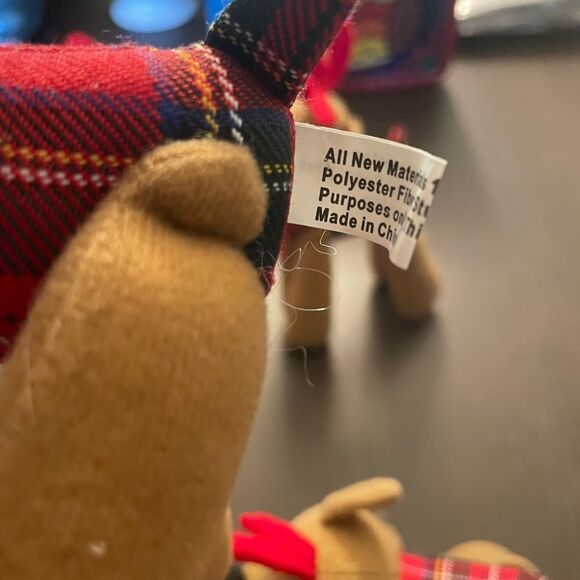 4 Vintage Reindeer Plush Christmas Reindeers - Picture 8 of 14